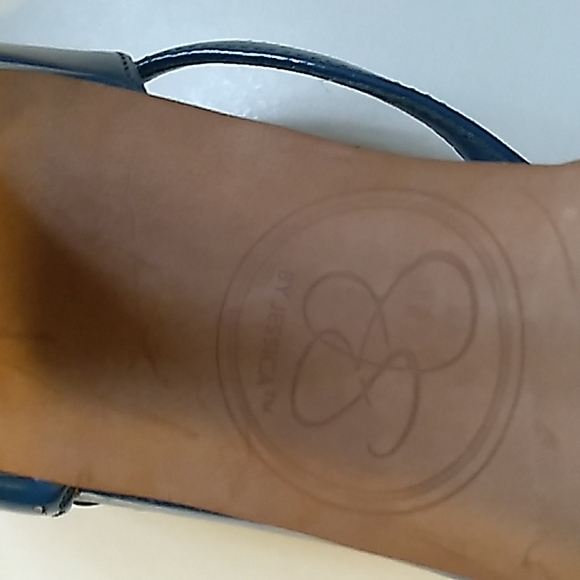 JS by Jessica Simpson, 6inch heels, in Teal and Black Leather, Great Con… - Picture 9 of 9